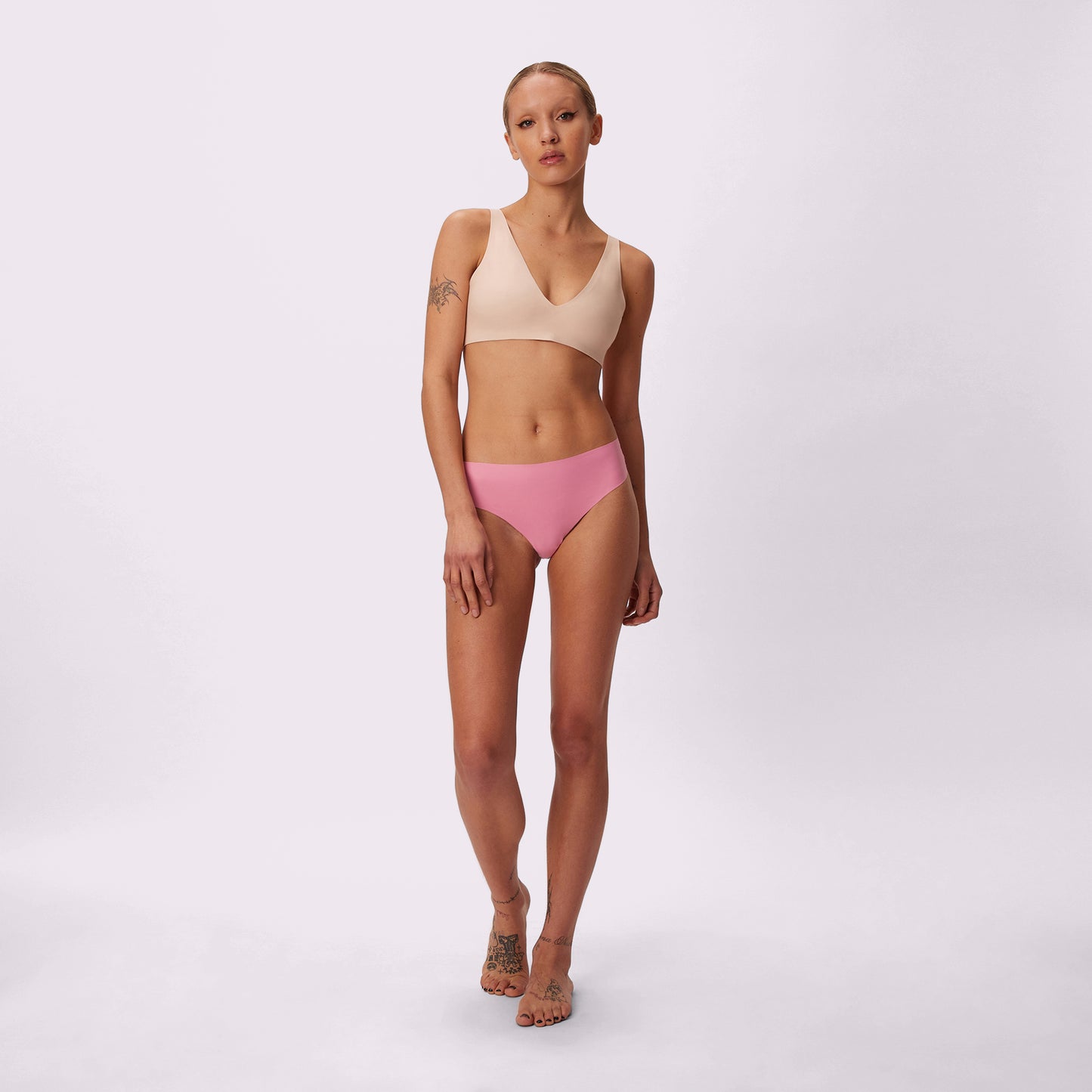 Invisible High Rise Thong | Seamless Universal (Bubble Gum)