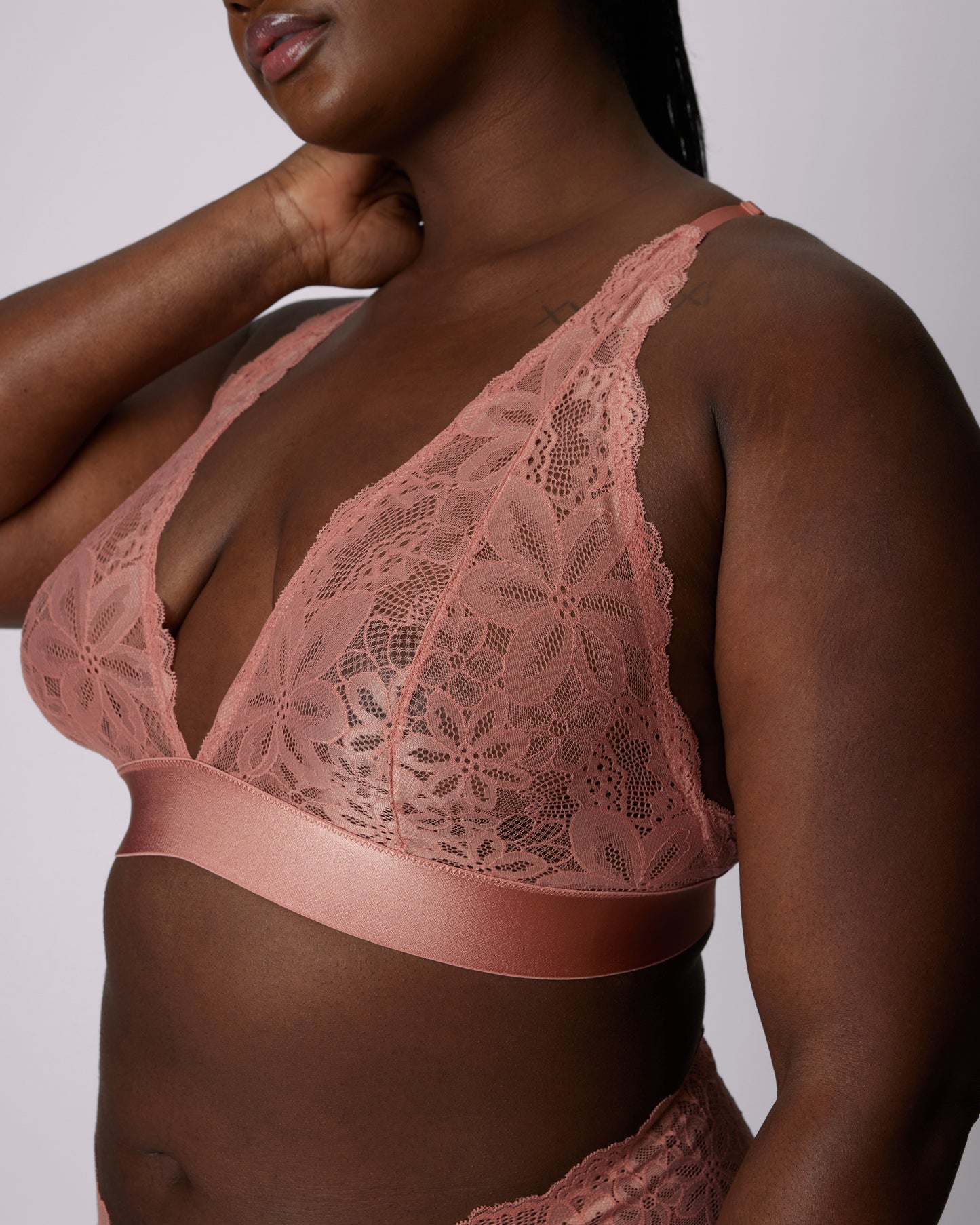 Perfect Lace Plunge Bralette | Soft Lace  | Archive (Eightball)