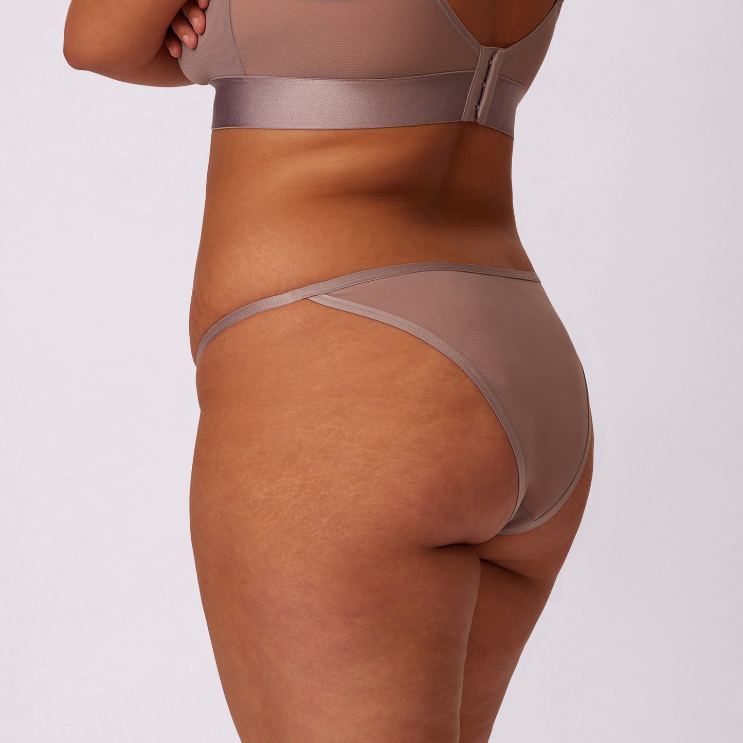 String Cheeky | Silky Mesh | Archive (Sandcastle)